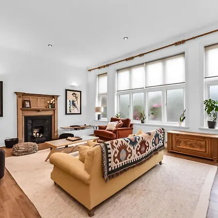 Beautiful 4 Bed In Hampstead With Garden & Parking Villa